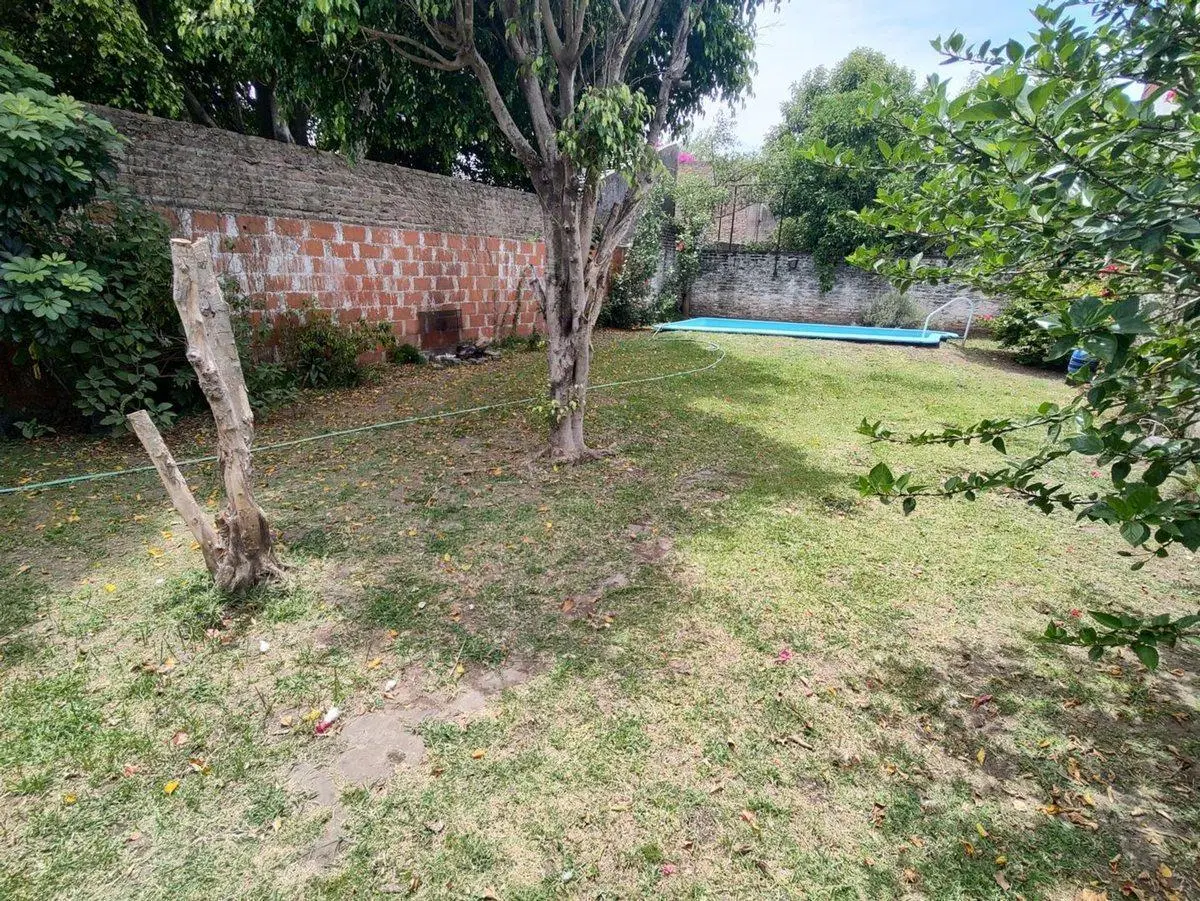 VENTA casa lote propio FONDO CON PILETA 3 HABITACI 5