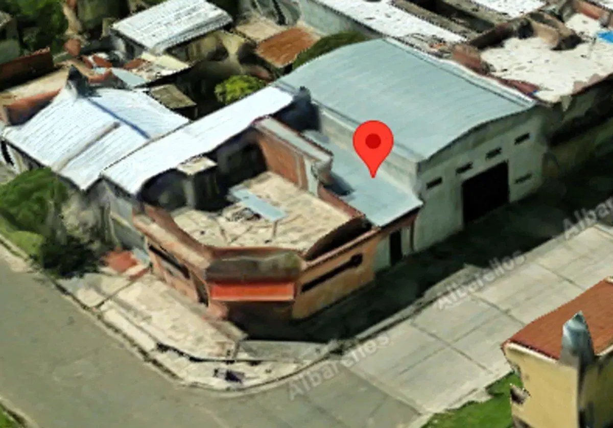 Venta casa con loft y Galpon Isidro Casanova 2