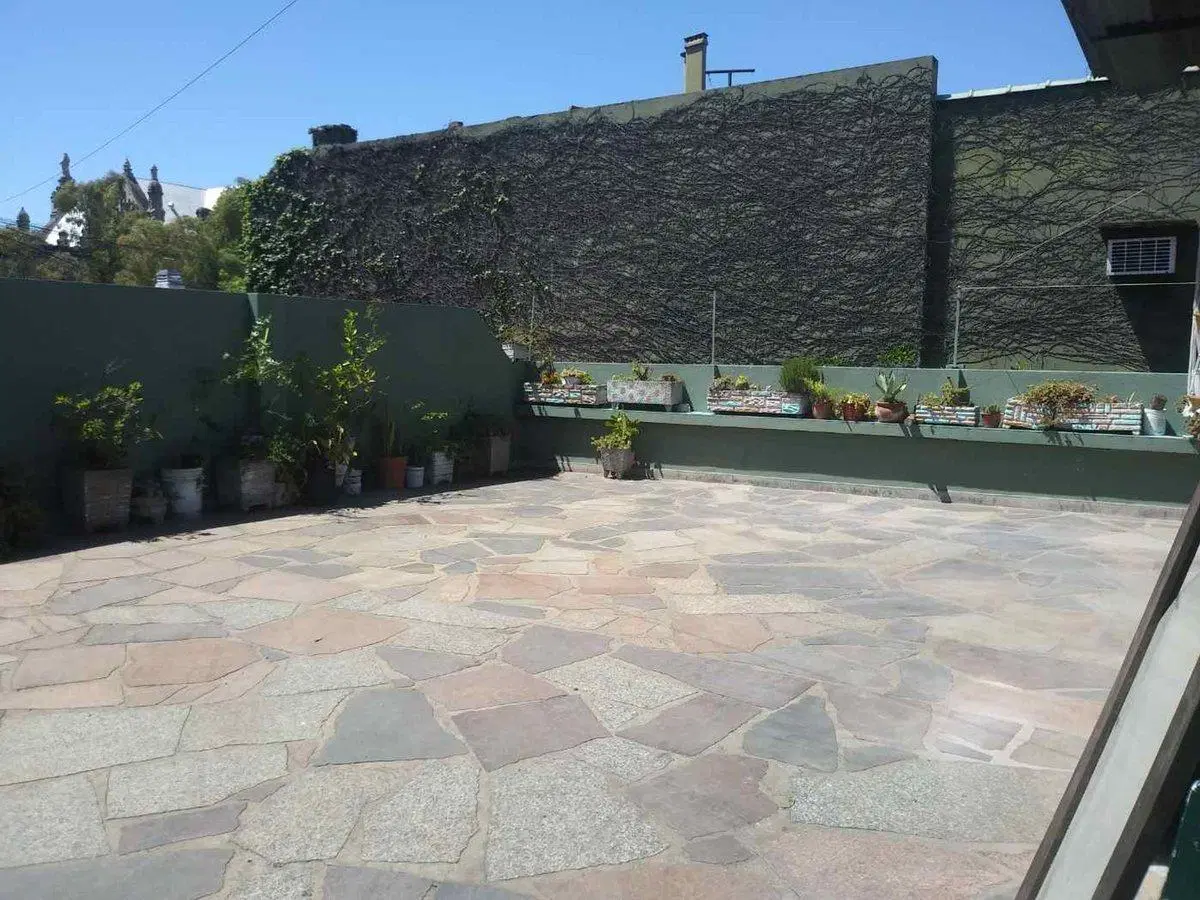 Venta lote con local taller Barracas 5