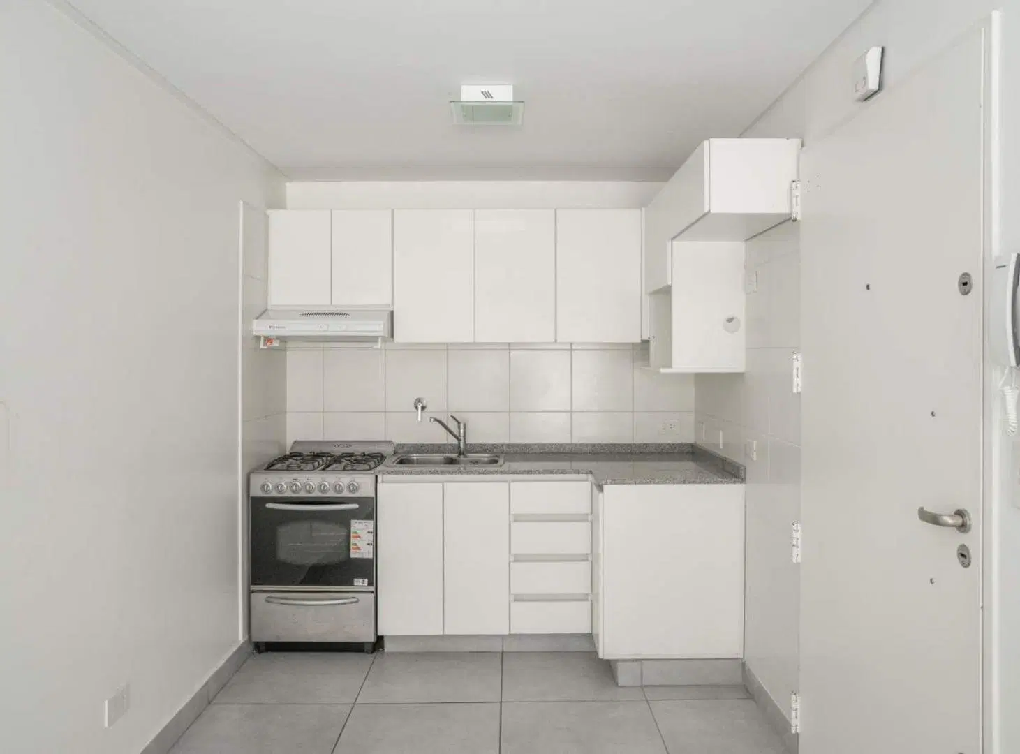 Alquiler Monoambiente con balcon en Caballito 3