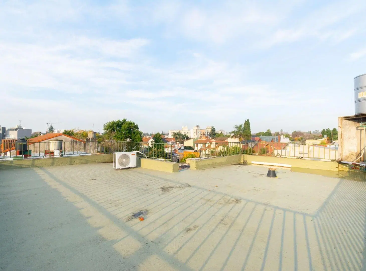 CASA 4 AMBIENTES EN VENTA EL PALOMAR CON PILETA 4