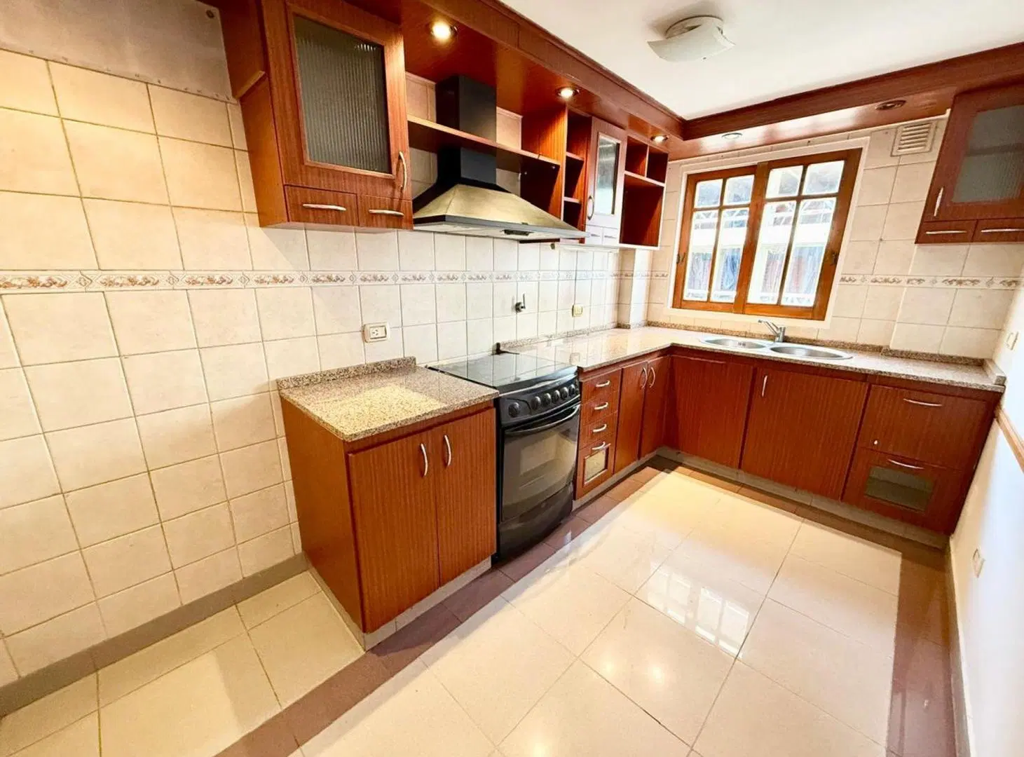 DEPARTAMENTO 4 AMBIENTES ALQUILER EXP INCLUIDAS 3