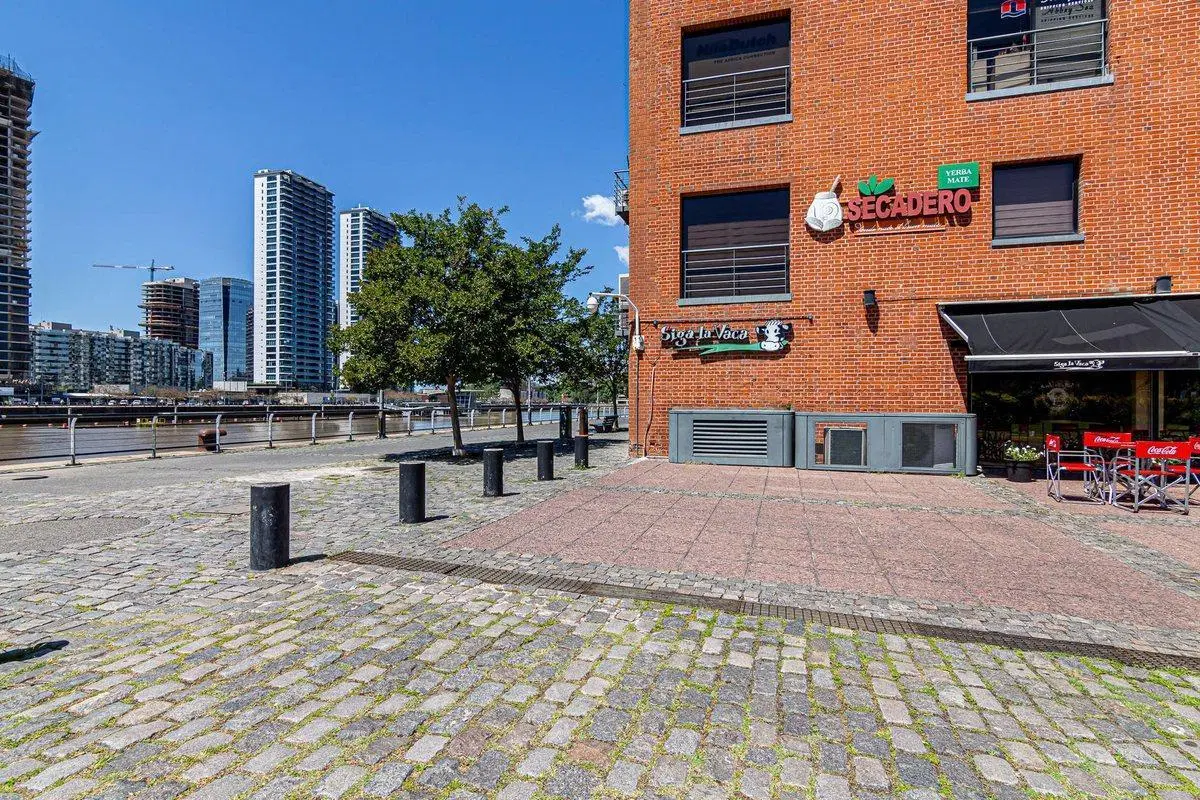 VENTA LOCAL COMERCIAL DE 500 M² EN PUERTO MADERO 2