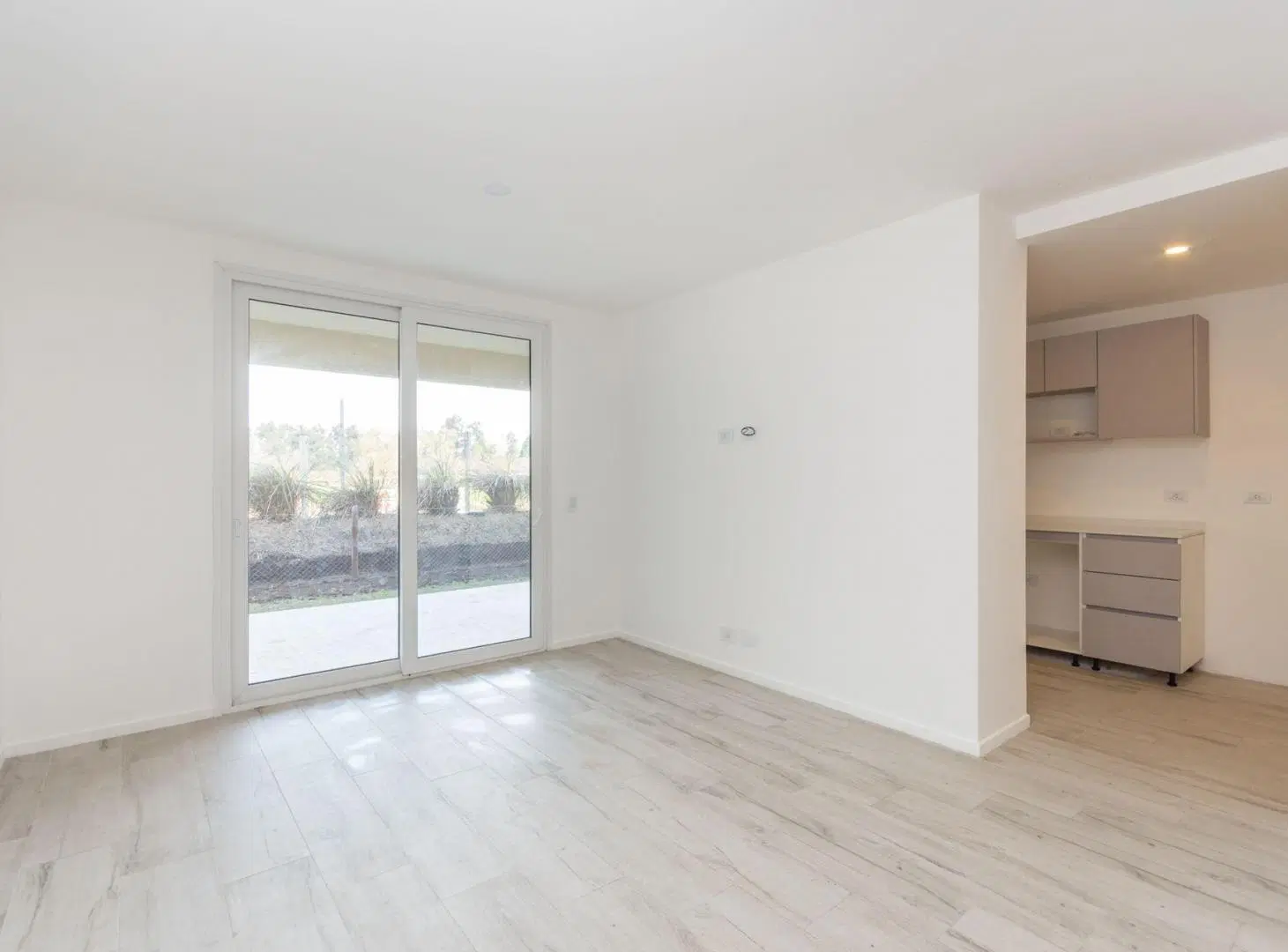 ALQUIER DUPLEX TIPO CASA 5 AMB  CHIC VILLAGE PILAR 3