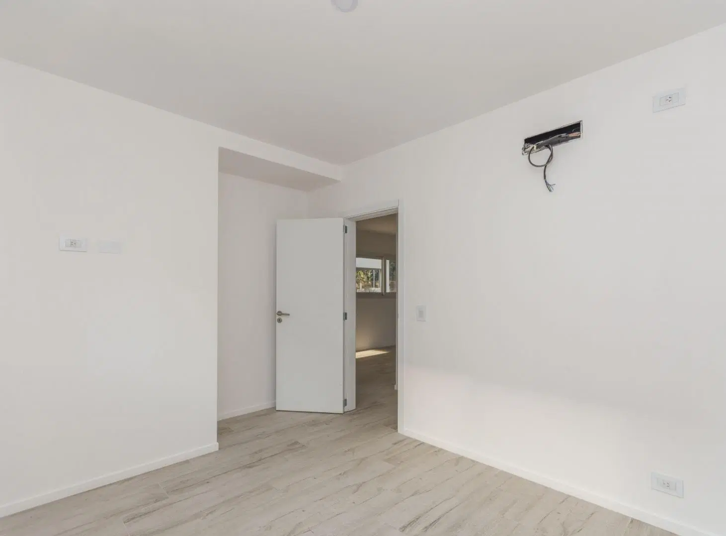 ALQUIER DUPLEX TIPO CASA 5 AMB  CHIC VILLAGE PILAR 4