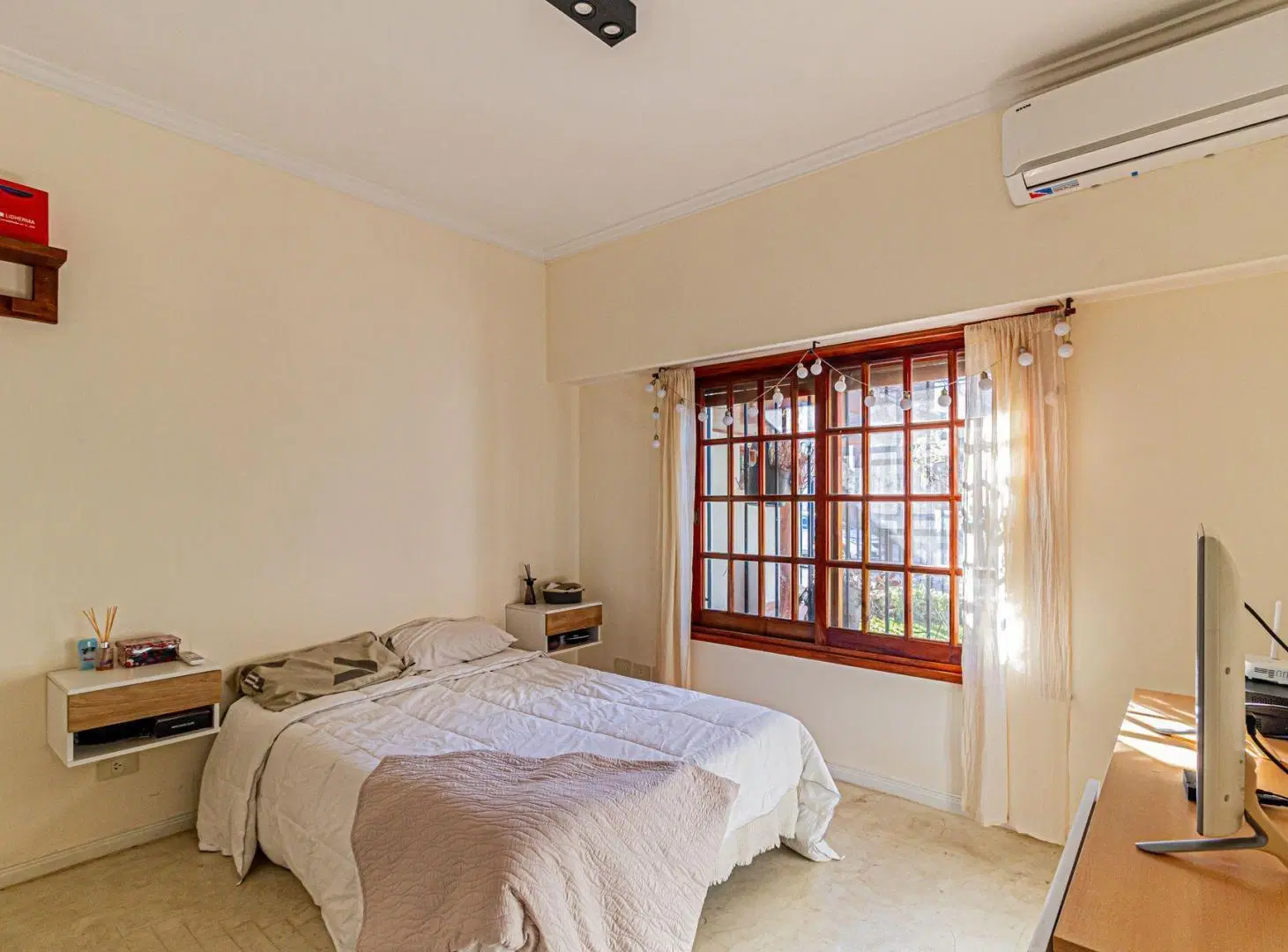 CASA EN VENTA EN MARTINEZ CON COCHERA Y JARDIN 2
