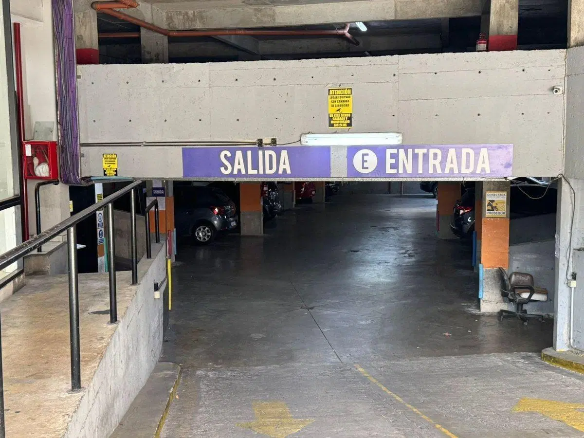 Venta cochera cubierta fija en Almagro 3