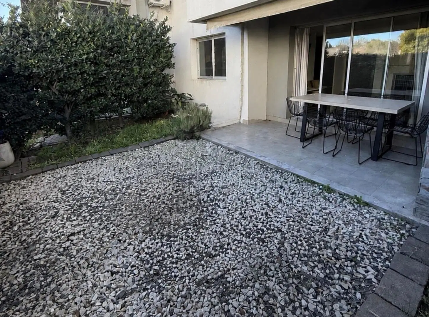 VENTA 2 AMBIENTES CON PATIO CON JARDIN EN LAGOON 5