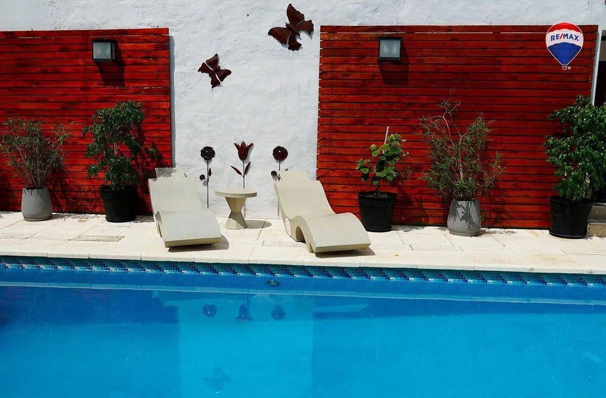 LOTE CON QUINCHO,BAÑO Y PILETA EN LOMAS DE ZAMORA 8