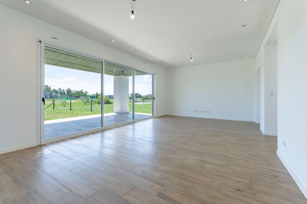 Foto de Venta casa 4 amb Santa Lucía con jardín y parrilla, imagen 1