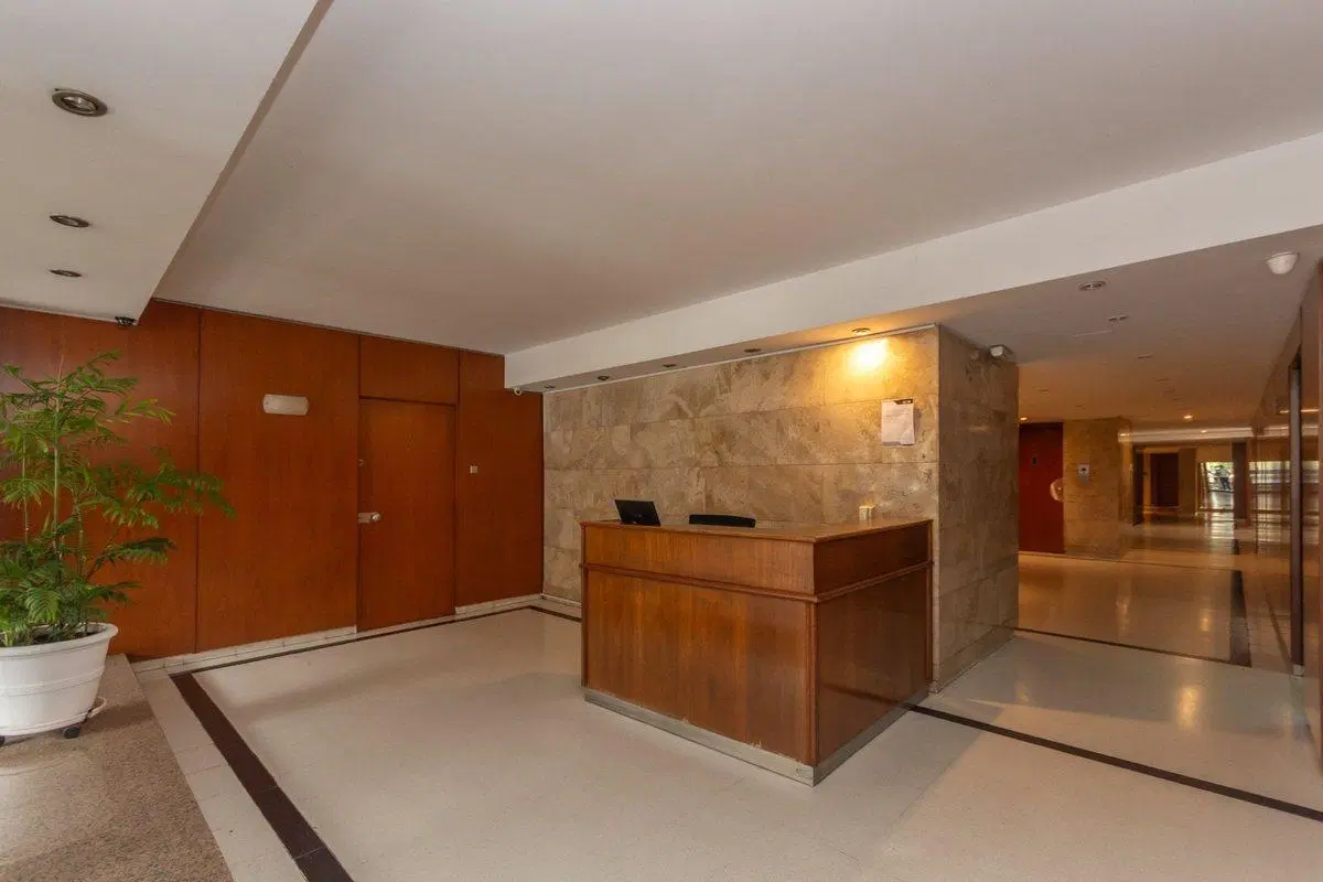 VENTA DEPTO 4 AMB CON DEPENDEN COCHERA Y BAULERA 2