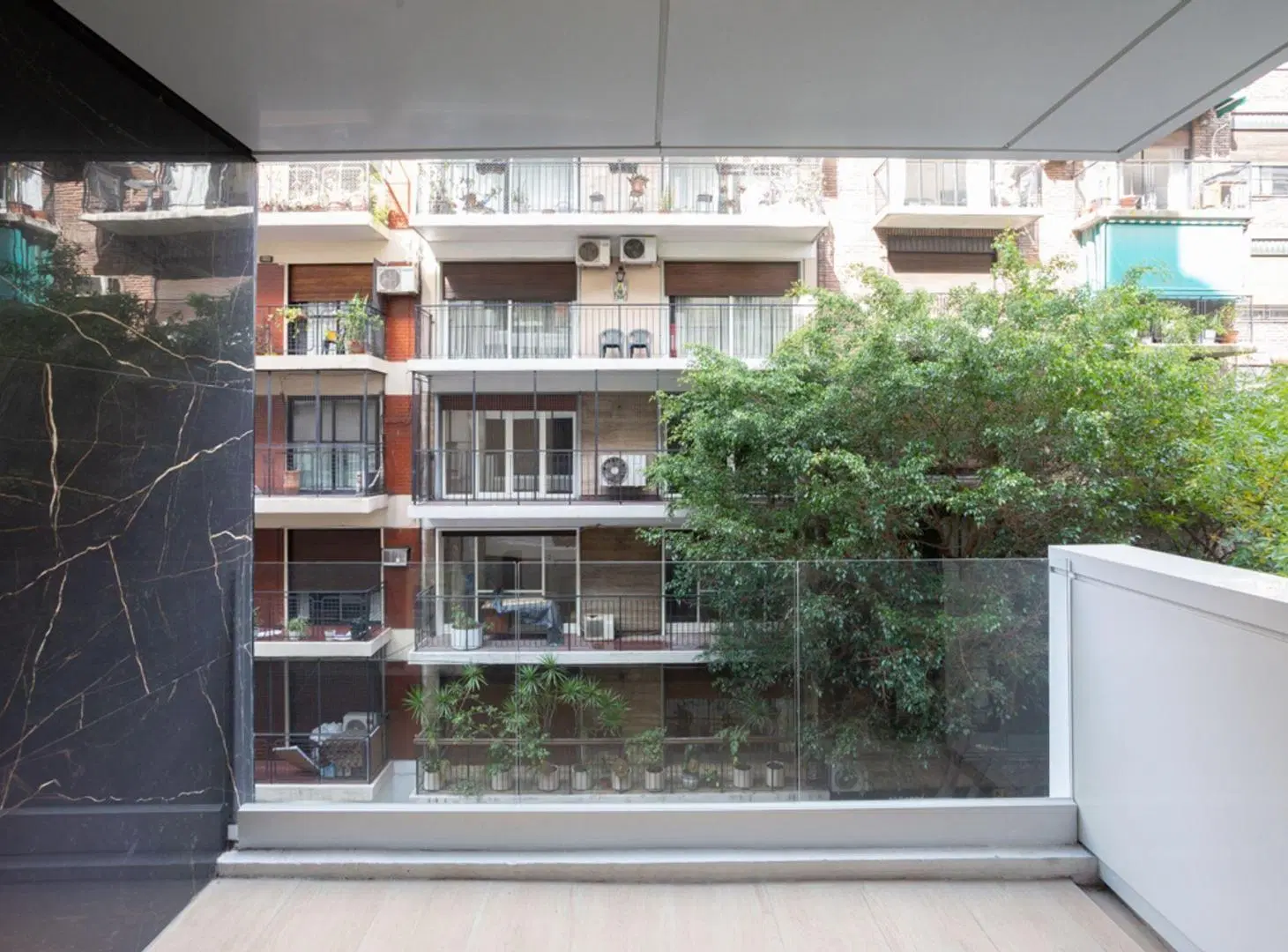 VENTA DEPTO 2 AMB EN RECOLETA CON AMPLIO BALCON 4