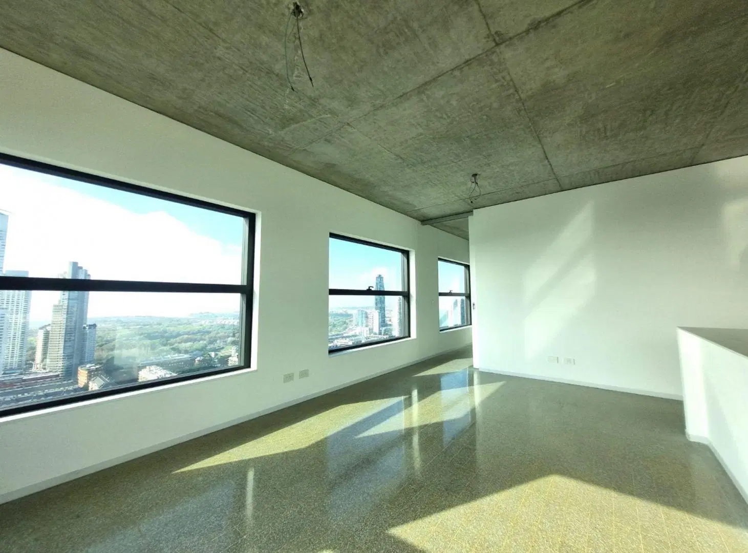 ALQUILER DEPARTAMENTO 3 AMBIENTES PISO 37 COCHERA 3