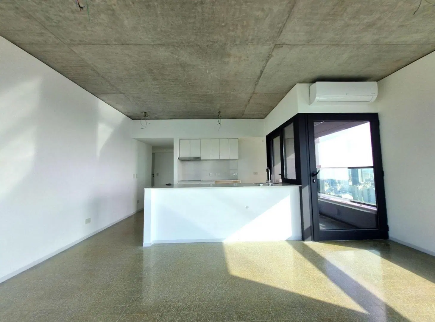 ALQUILER DEPARTAMENTO 3 AMBIENTES PISO 37 COCHERA 5