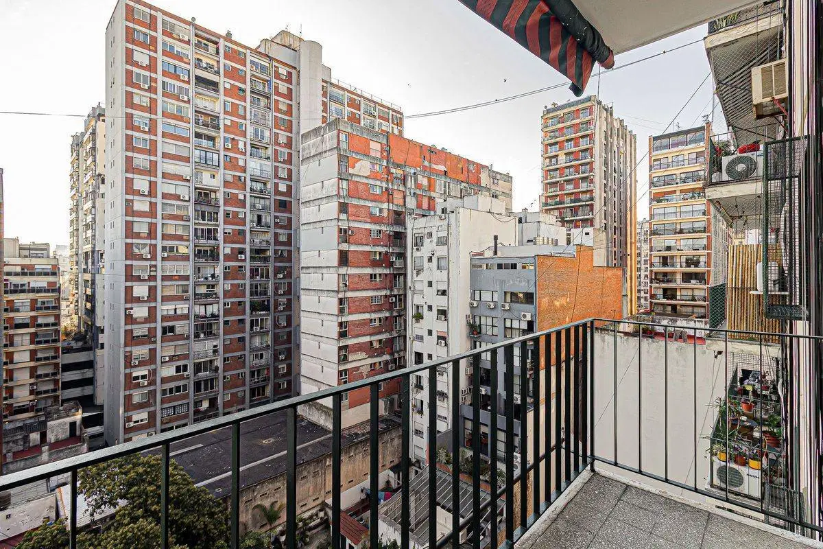 VENTA DEPTO 3 AMB EN RECOLETA CON BALCON Y COCHERA 3