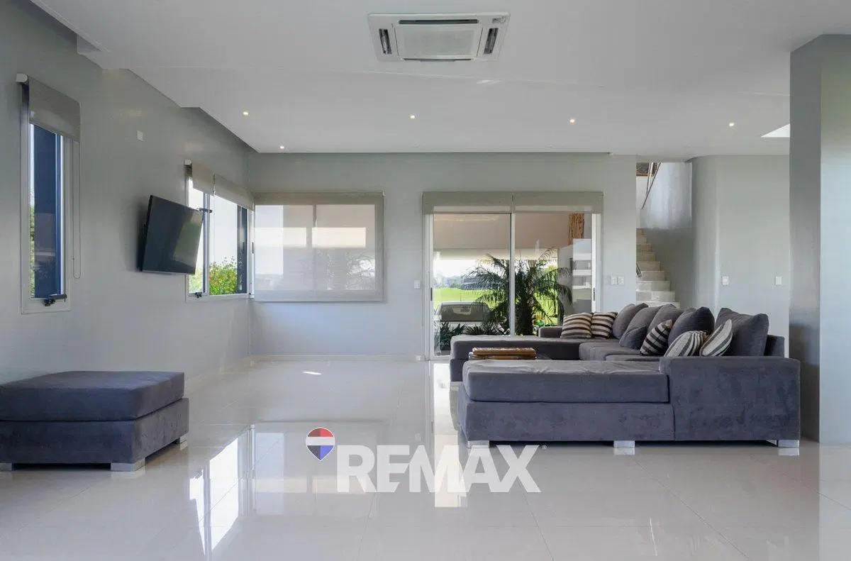 CASA 7 AMBIENTES VENTA LA PROVIDENCIA A LA LAGUNA 4