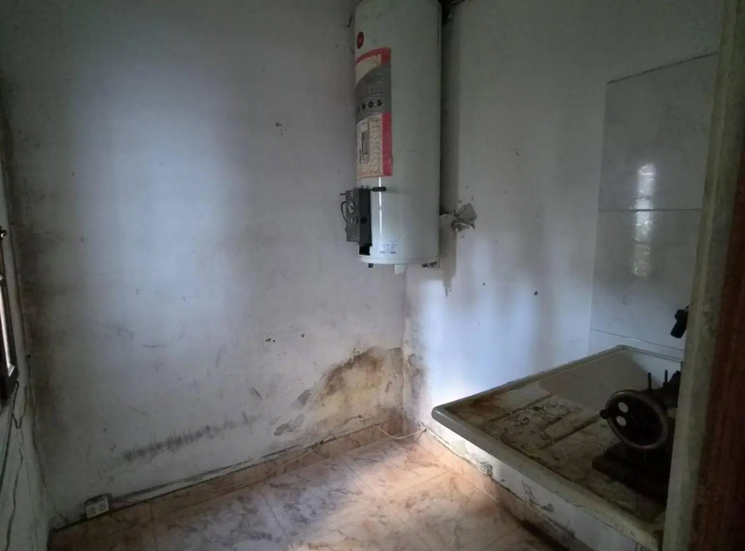 Casa en venta de 4 ambientes en Adrogue con parque 4