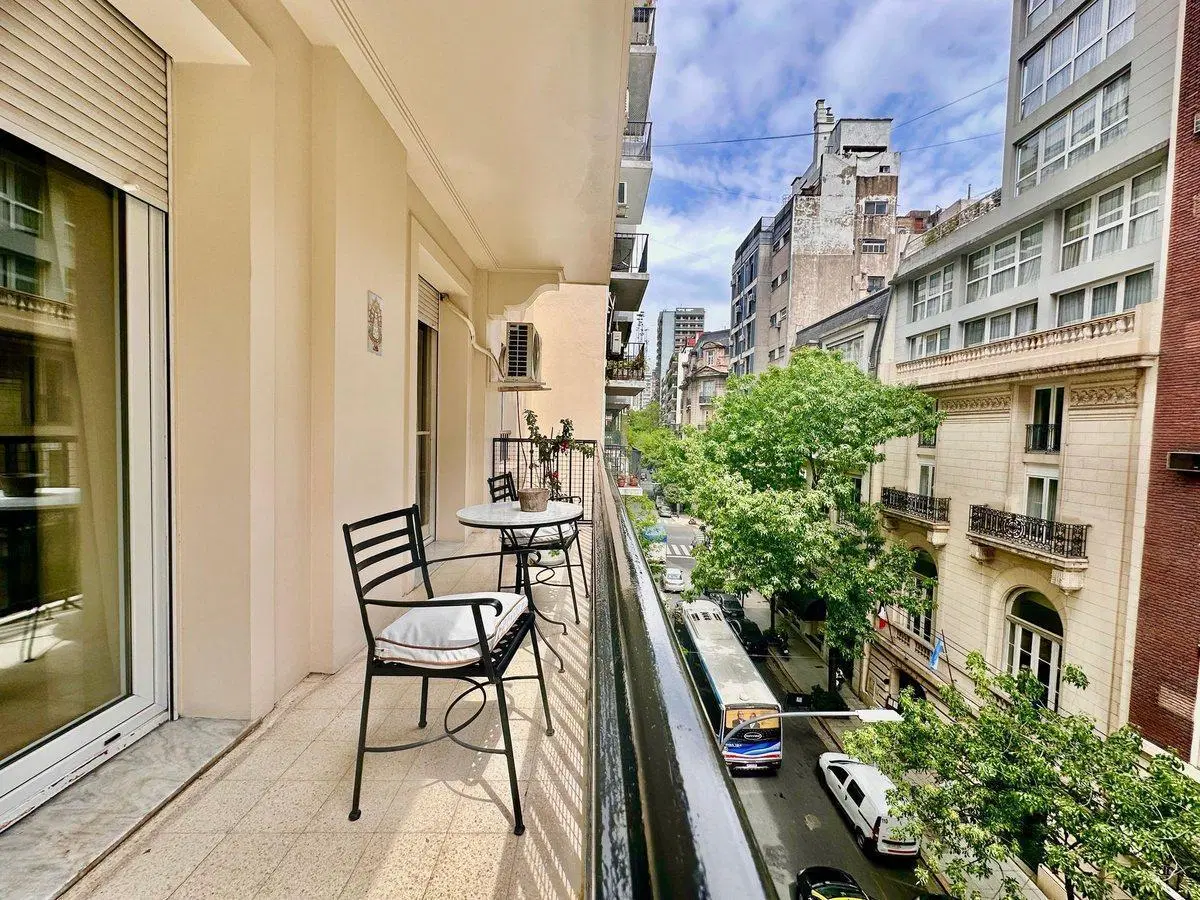 VENTA 4 AMBIENTES RECOLETA RENOVADO SOL BALCON 2