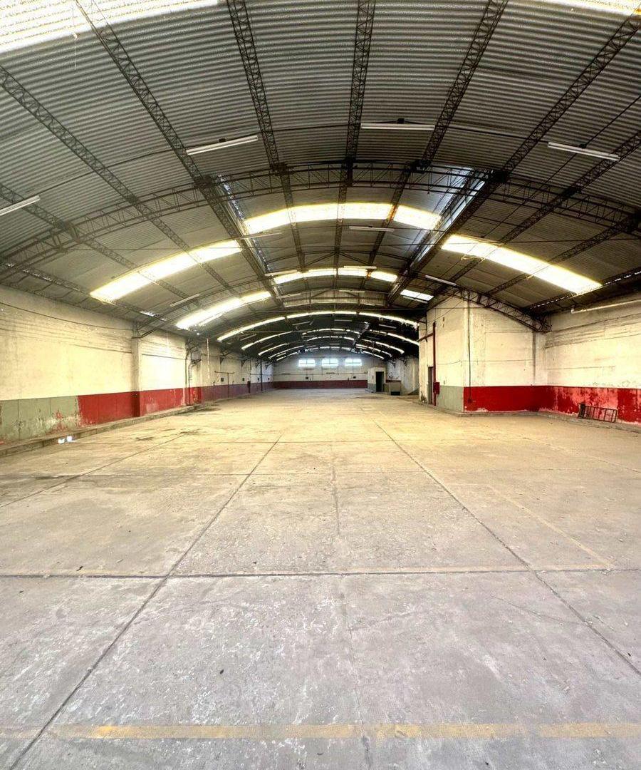 Foto de DEPOSITO MIXTURA 4 CON LOCAL COMERCIAL, imagen 1
