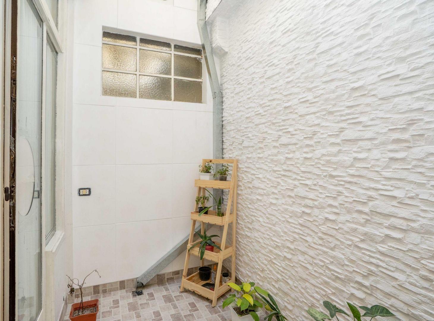Foto de VENTA DEPARTAMENTO 3 AMBIENTES CABALLITO CON PATIO, imagen 2