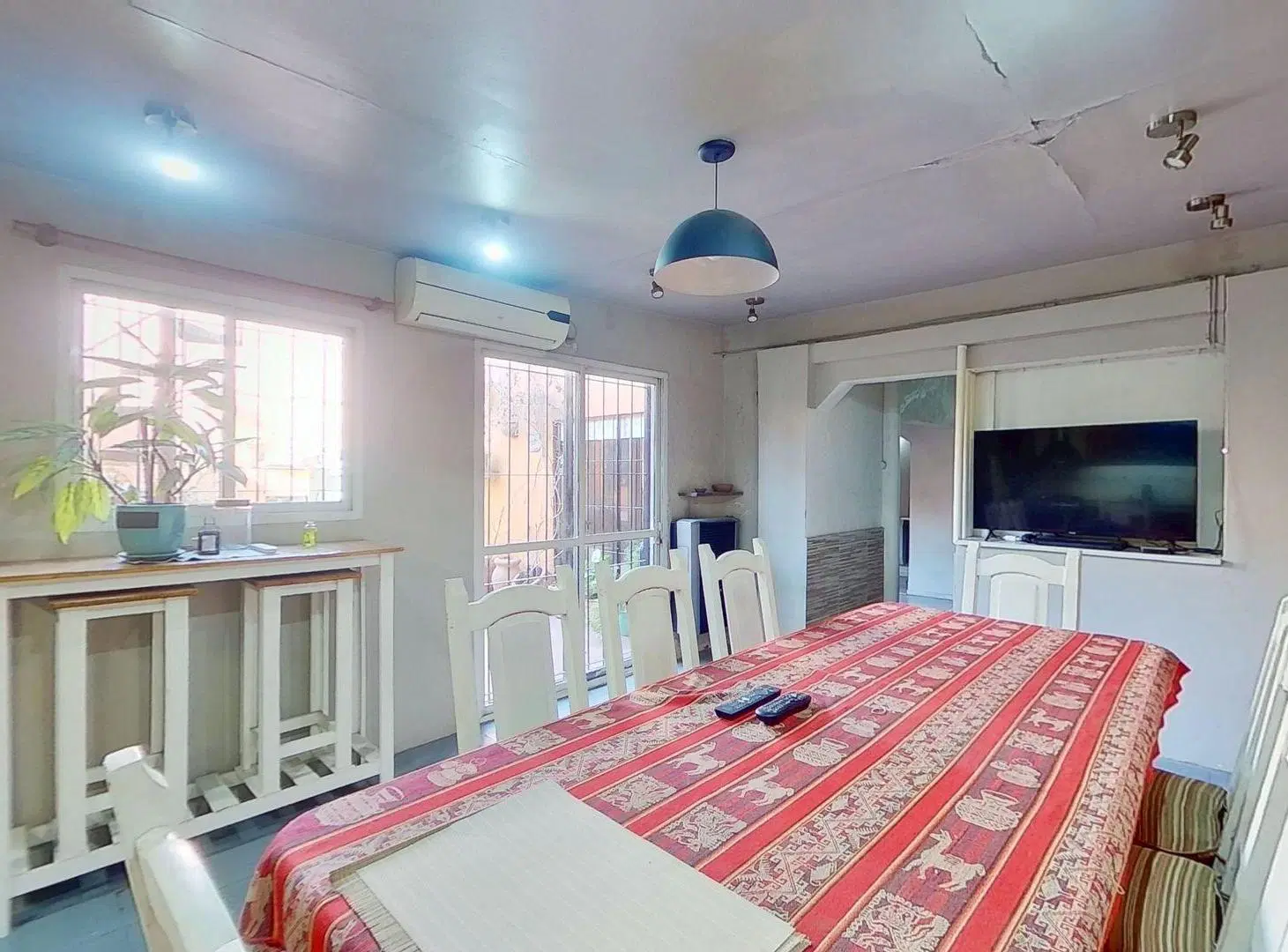 CASA 4 AMBIENTES CON COCHERA Y PARRILLA SARANDÍ 8
