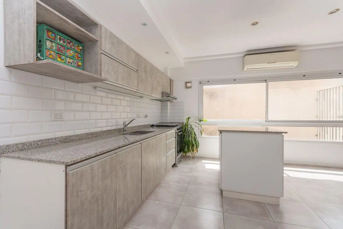 Venta 3 ambientes con Terraza y cochera Coghlan 4