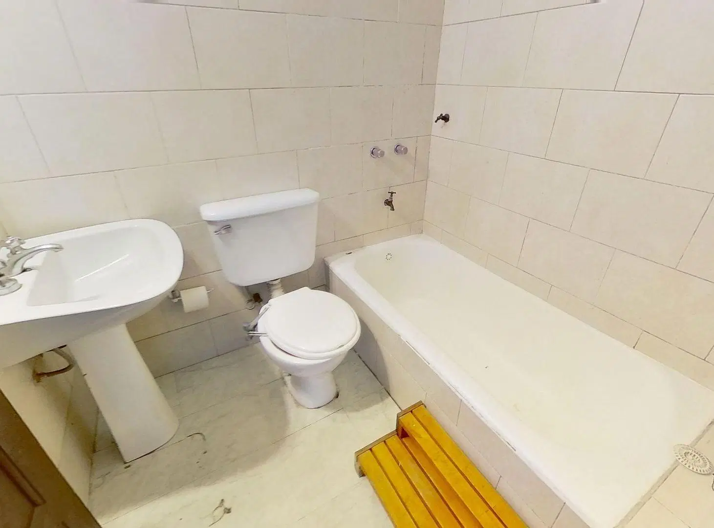 PH 3 AMBIENTES CON PATIO PROPIO Y TERRAZA SARANDI 4