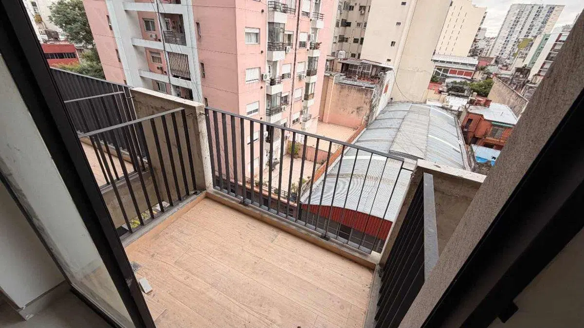 VENTA EN POZO MONOAMBIENTE  MONSERRAT 4