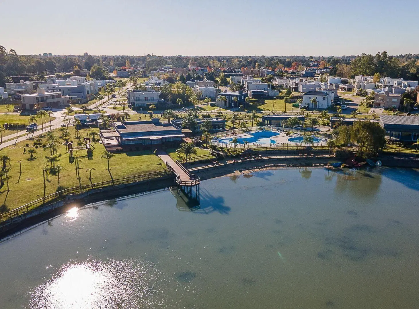 VENTA CASA EN LAGOS DE CANNING LOTE INTERNO PILETA 2