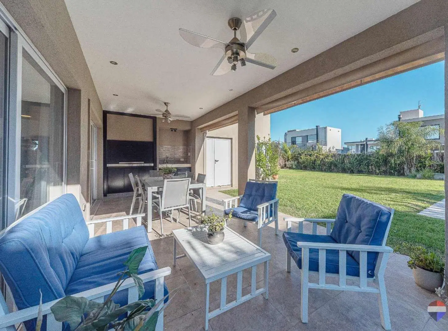 VENTA CASA EN LAGOS DE CANNING LOTE INTERNO PILETA 8