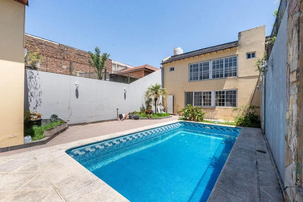 Casa venta Sarandi 4 amb cochera pileta quincho 4