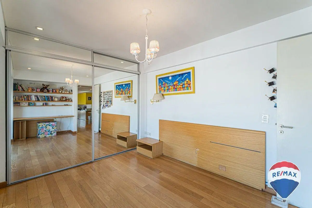 VENTA DEPARTAMENTO 250 MT2 SOBRE PARQUE LAS HERAS 4