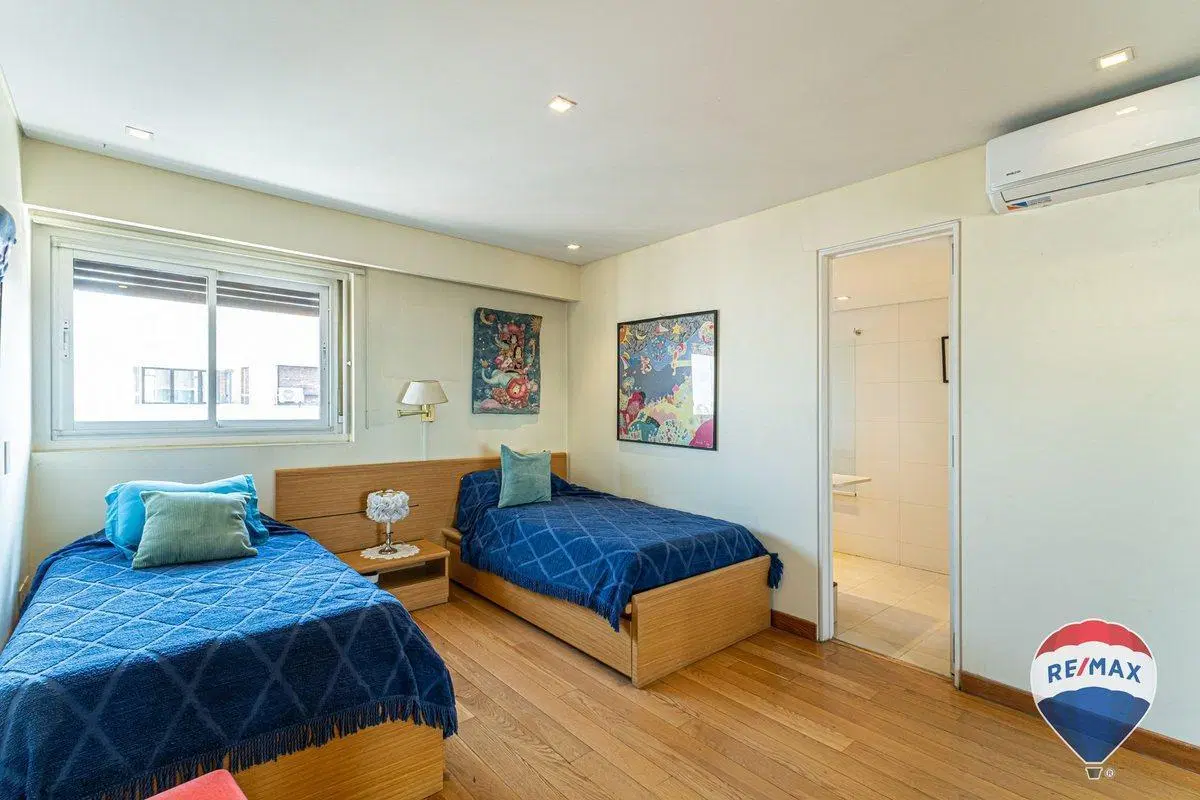 VENTA DEPARTAMENTO 250 MT2 SOBRE PARQUE LAS HERAS 2
