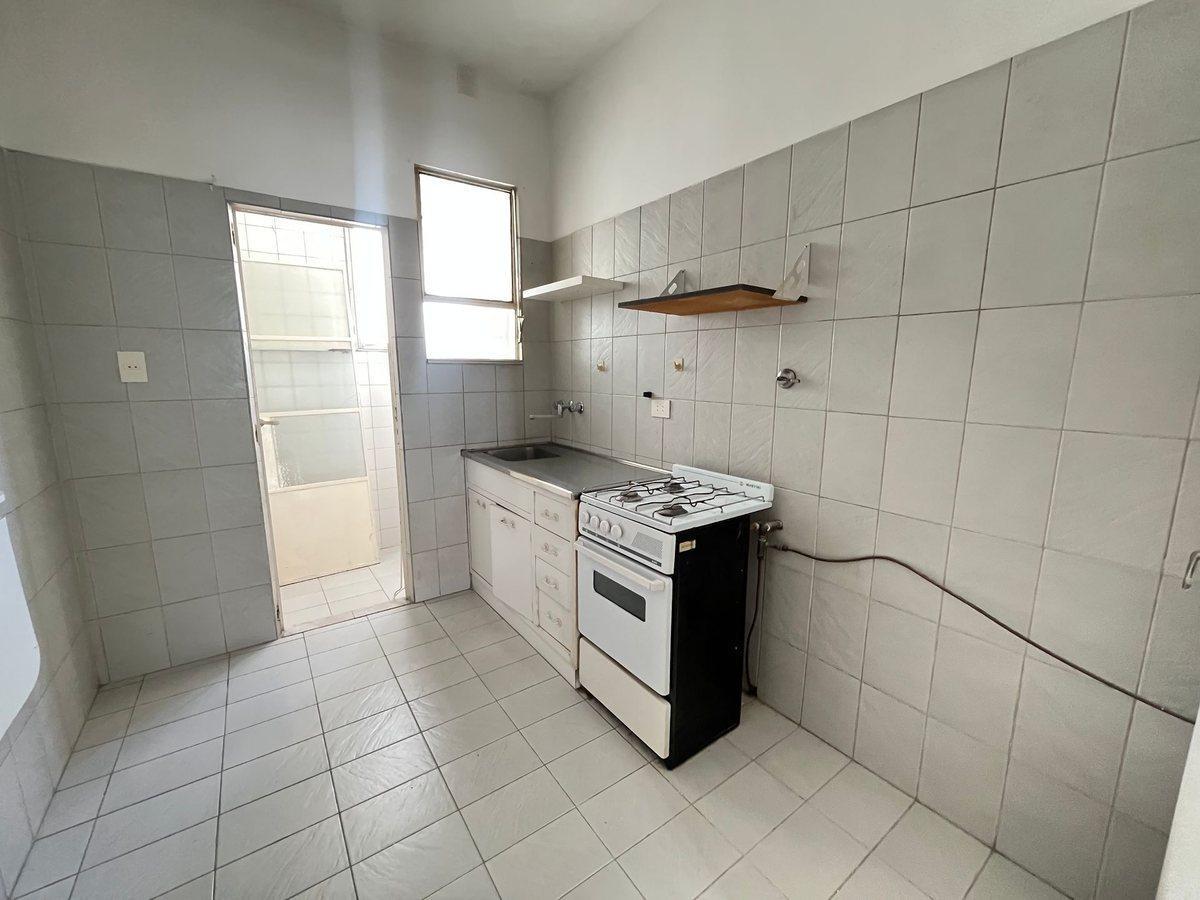 Foto de VENTA RAMOS MEJIA DEPTO 3 AMBIENTES CENTRICO, imagen 2