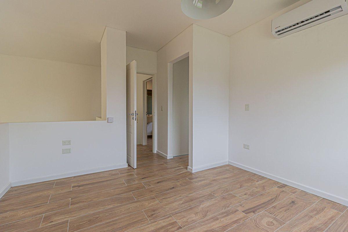 Foto de Depto Duplex 2 ambientes en Barrio Cerrado, imagen 2