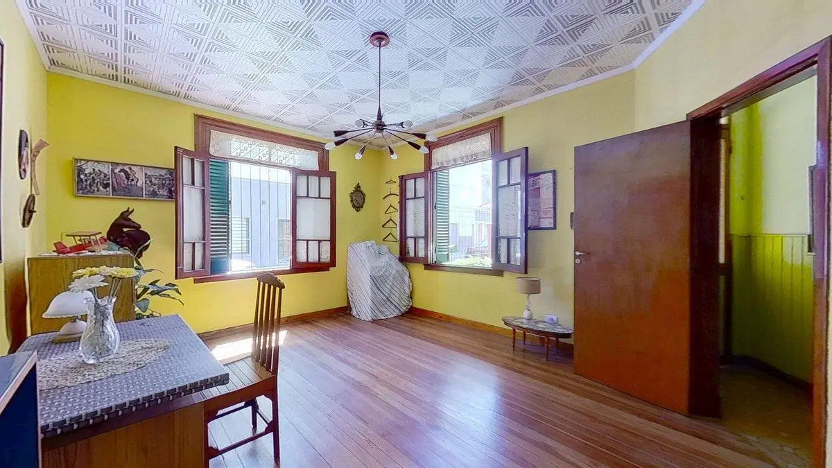 CASA 4 AMBIENTES EN 2 PLANTAS CON JARDÍN 4