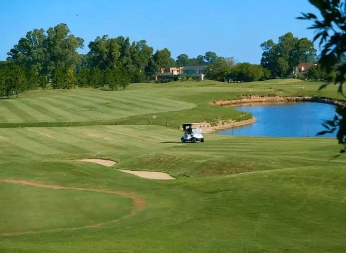 Lote al golf en La Providencia Resort Country Club 5