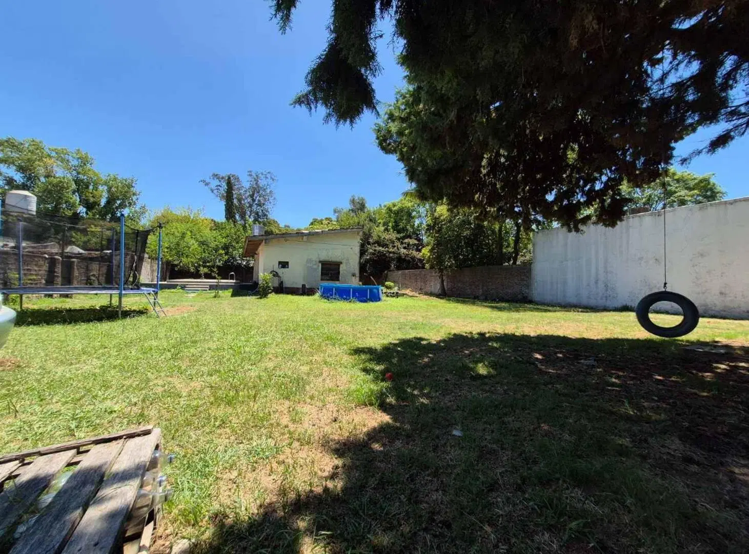 Casa en lote doble a reciclar  Oportunidad 3