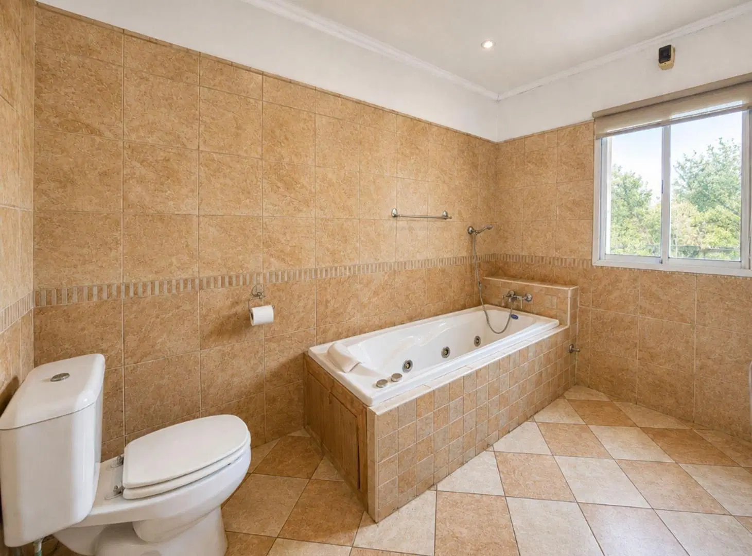 VENTA CASA 4 AMB CON PILETA Y QUINCHO EL TALAR 4