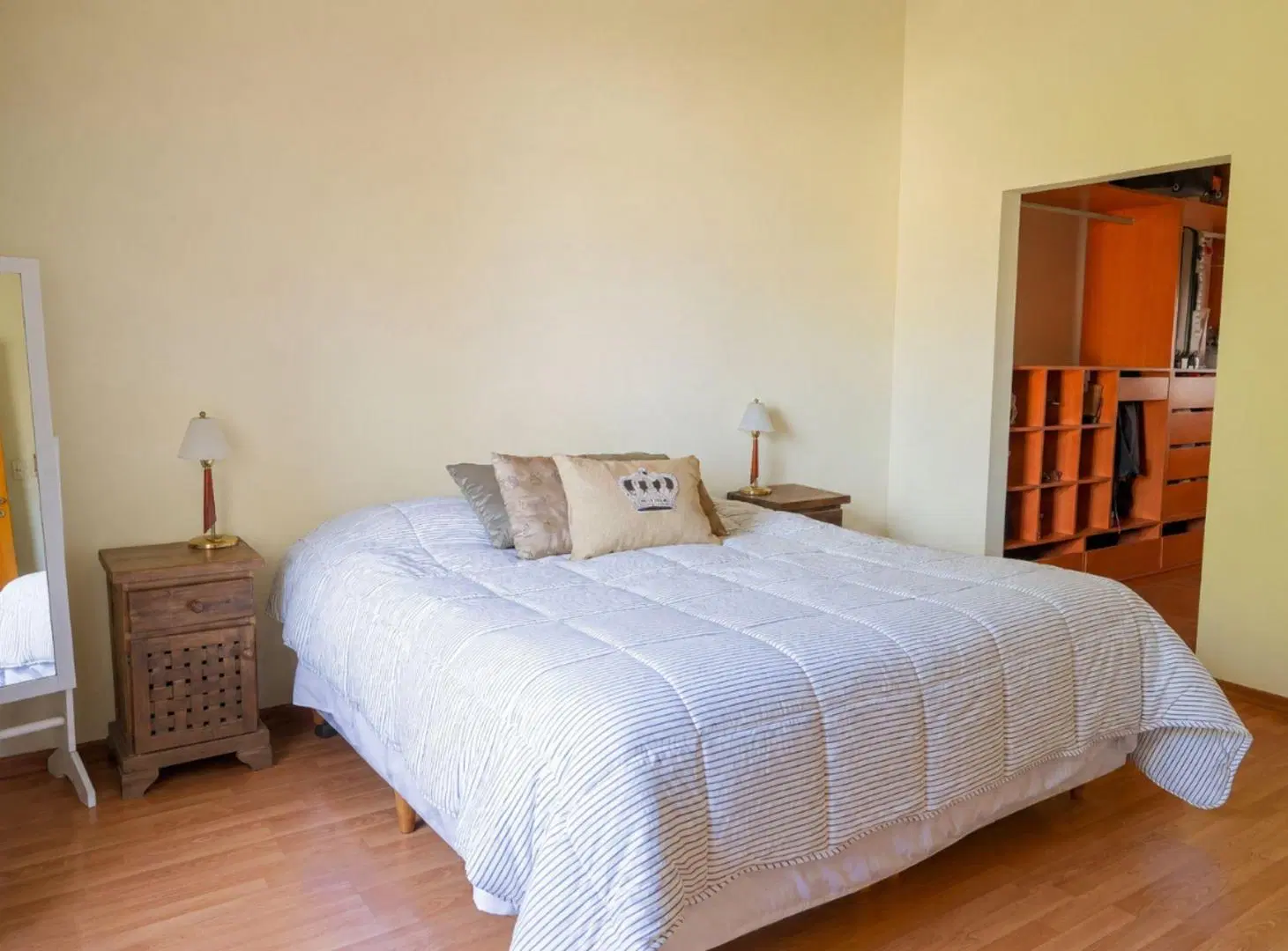 VENTA CASA 4 AMB CON PILETA Y QUINCHO EL TALAR 2