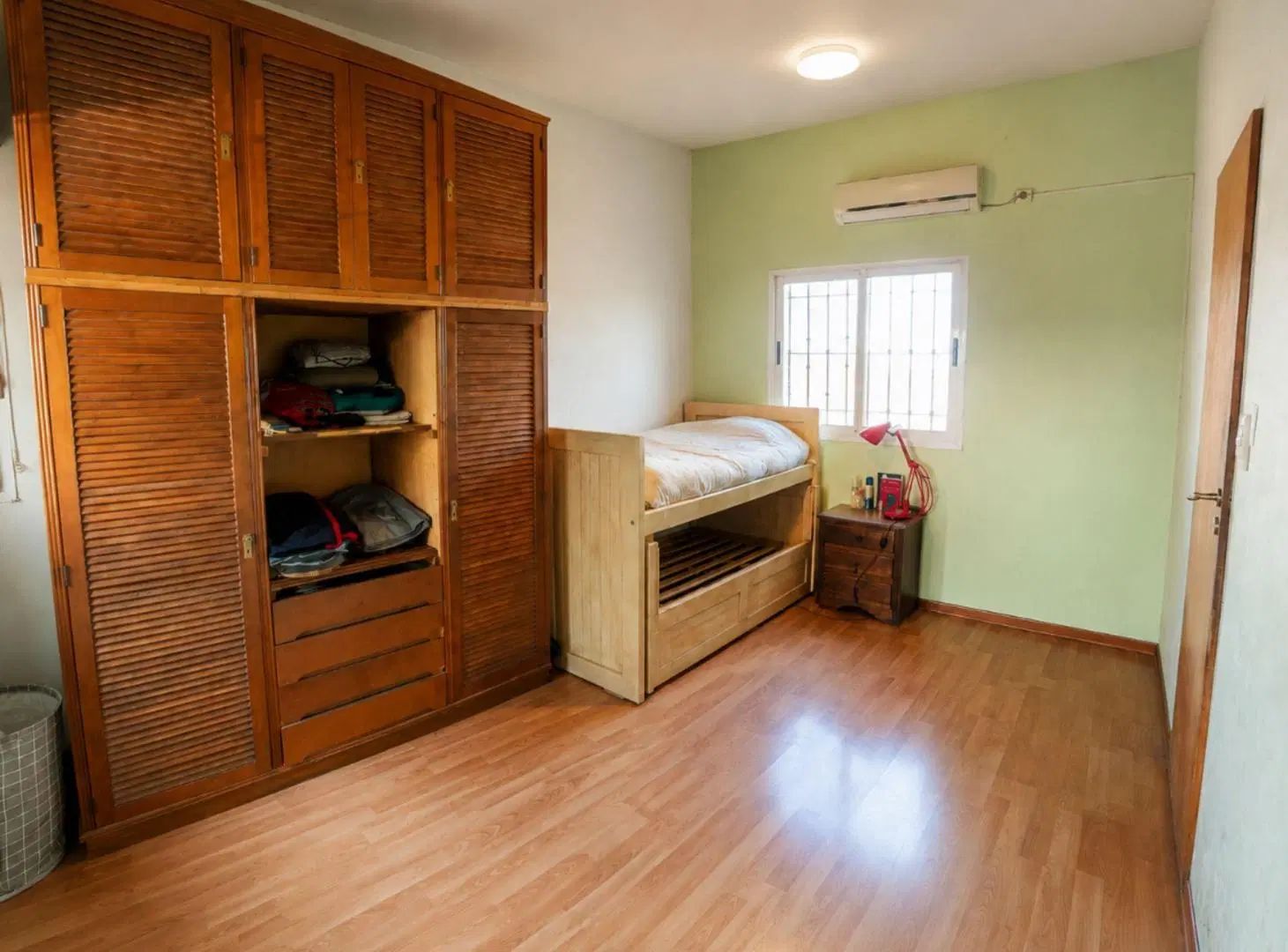 VENTA CASA 4 AMB CON PILETA Y QUINCHO EL TALAR 3