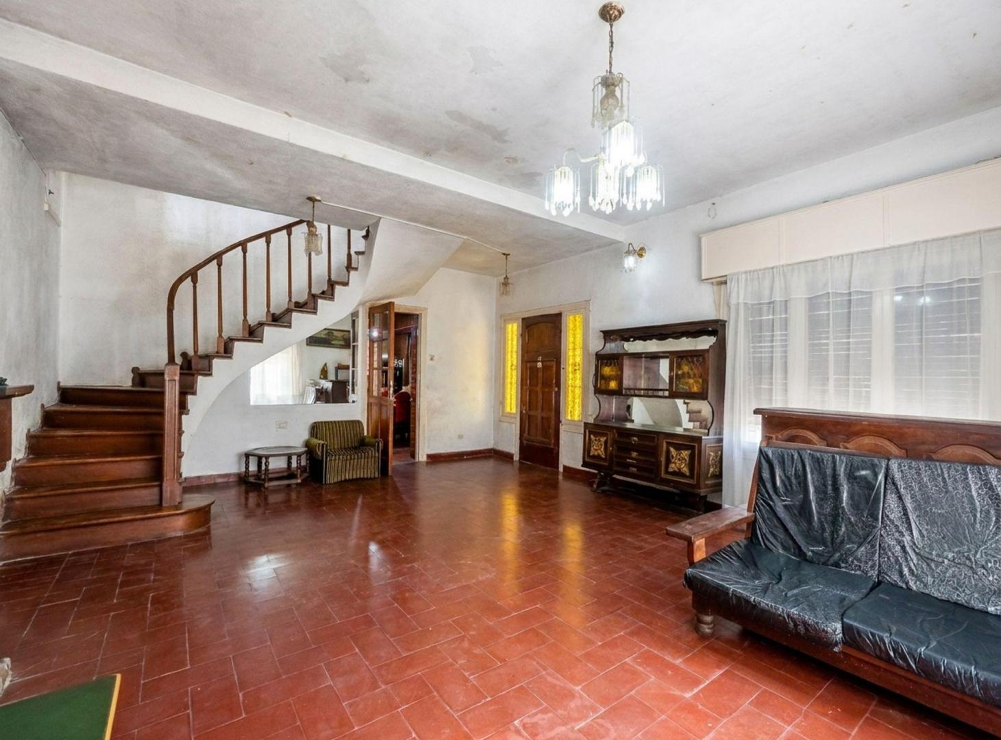 Foto de CASA EN VENTA 4 AMBIENTES VILLA DE MAYO A RECICLAR, imagen 4