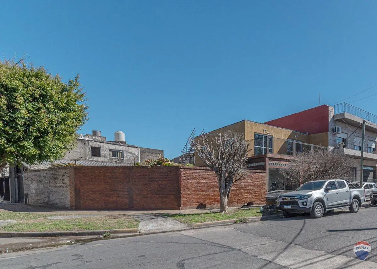 Venta casa Villa Martelli con quincho y jardin 4