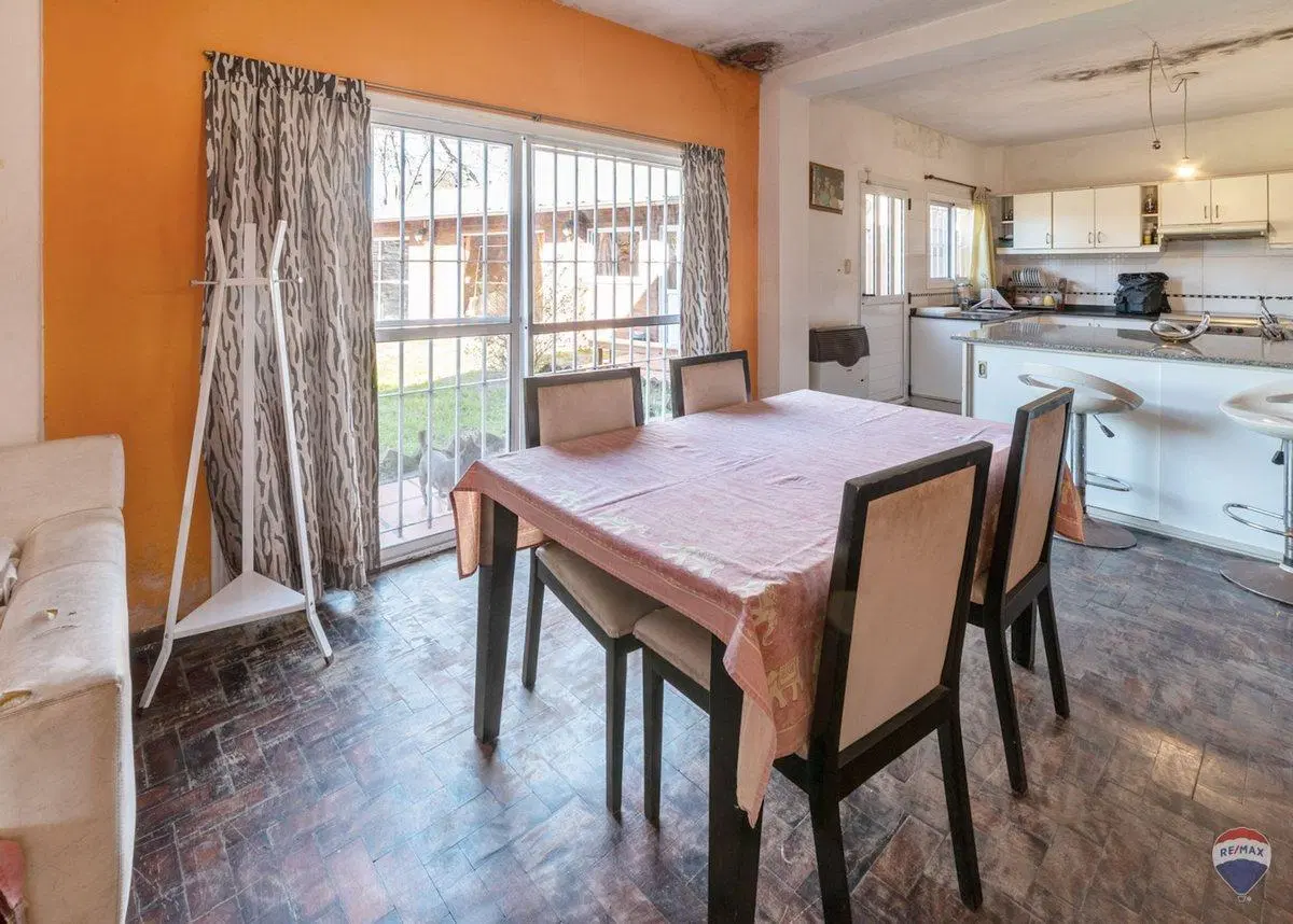 Venta casa Villa Martelli con quincho y jardin 3