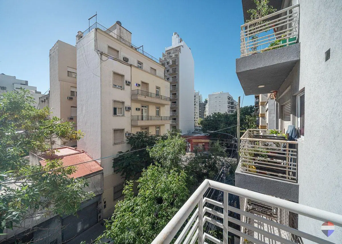 Venta Monoambiente con balcon Flores 5