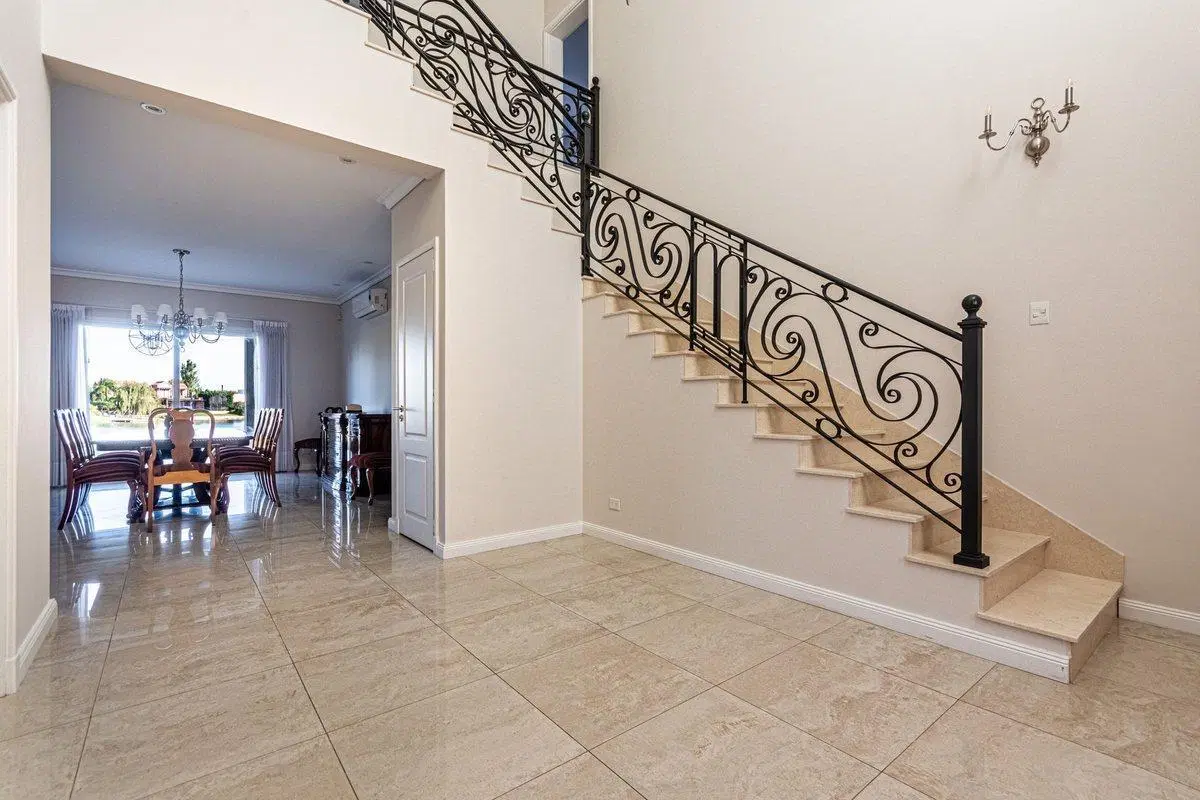 VENTA CASA A LA LAGUNA EN SAN BENITO CON PISCINA 4