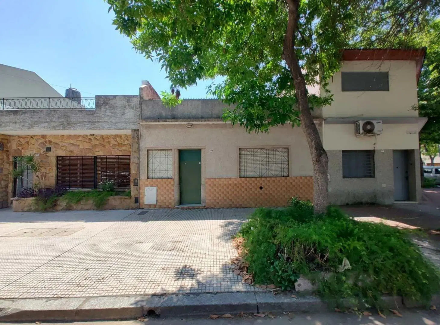 CASA 4 AMB A RECICLAR VENTA LOTE PROPIO Y TERRAZA 4