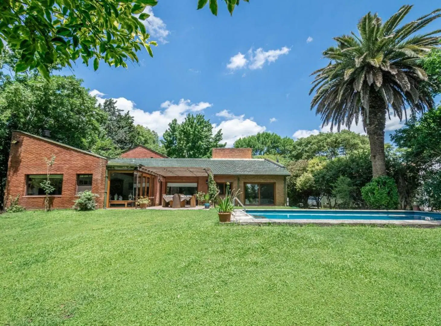 Casa 6 dormitorios vista al golf y 4 cocheras 4