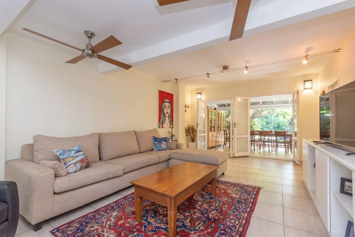 VENTA CASA LOTE PROPIO 6 AMB COLEGIALES JARDIN 4
