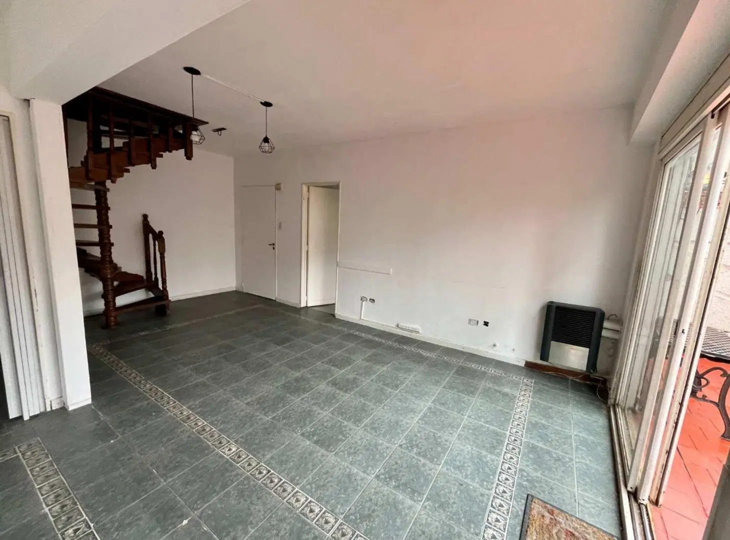 Venta duplex 4 ambientes con patio Balvanera 3